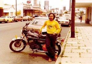 81nov_yamaha_rd250_williams_st_perth 1981 November - at Williams Street, Perth, W.A. The Perth Mosque was to the right of the picture.