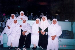 20000406_jeddah_airport_1 April 06 , 2000 (1 Muharram 1420). The ladies at Hajj Terminall, Jeddah Airport, waiting for immigration formalities before we departed for home in Malaysia.