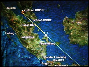 IMG_7692_MH123_transiting_Indonesia_airspace_en Malaysia Airlines flight MH123 from Kuala Lumpur to Sydney transiting Indonesian airspace off Palembang