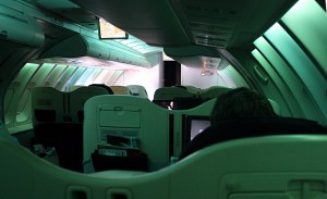 IMG_7819_MH123-morning_light_en Another view of the wake-up lighting on board Malaysia Airlines B747-400