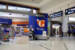 IMG_7832_sydney-guardian_en One of the first images in Sydney airport arrival - a Guardian pharmacy