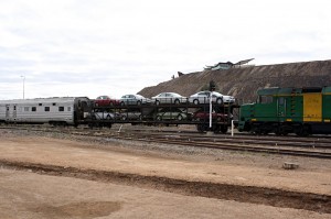 IMG_8156_IP_car_carriage_en A carriage with full load of 8 cars, an Indian Pacific MotorRail service, to haul cars from Sydney to Adelaide and Perth